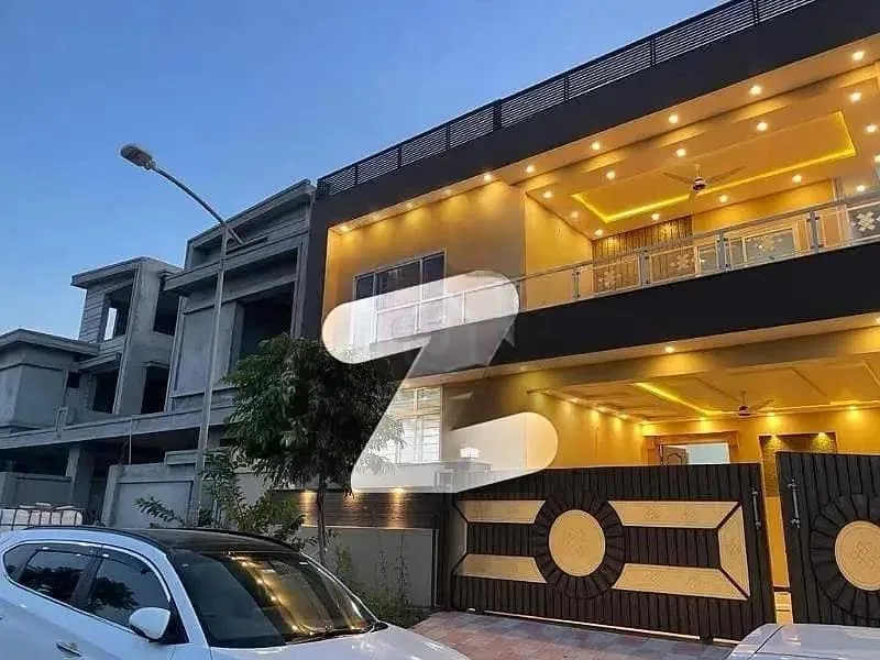 10 Marla House Available in Top City 1 - Block A