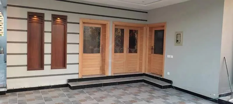 Stylish 10 Marla Home Available in Bahria Enclave Sector J, Islamabad