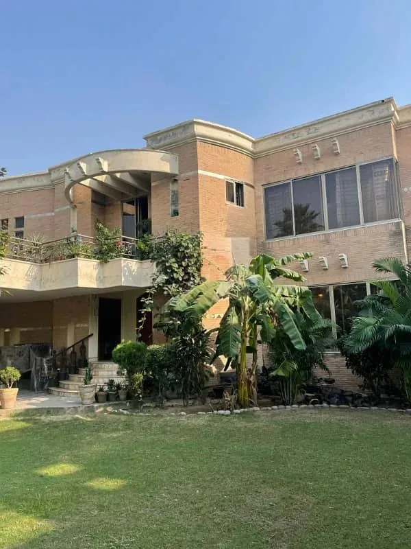 Stunning 2 Kanal 8-Bedroom Bungalow with Full Basement for Sale in DHA Lahore