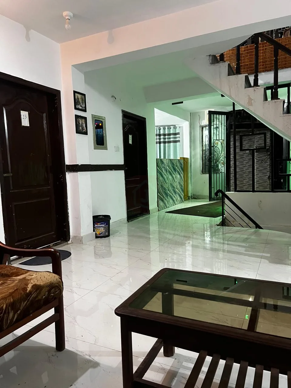 3 story 6 marla 16 rooms hotel on club road murree