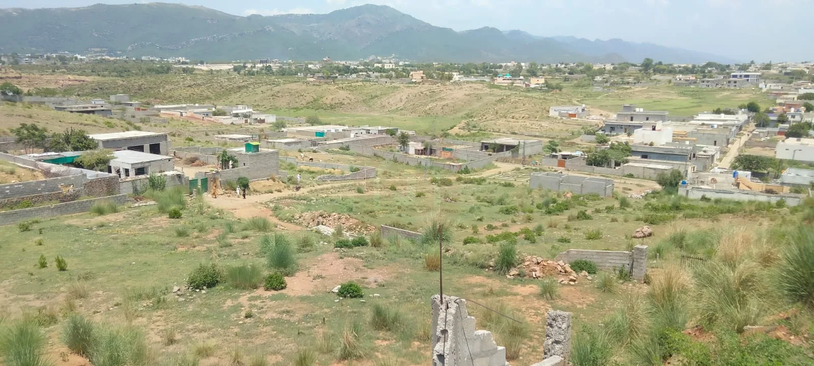 14 kanal mountain top . sector D13 k sath molhika