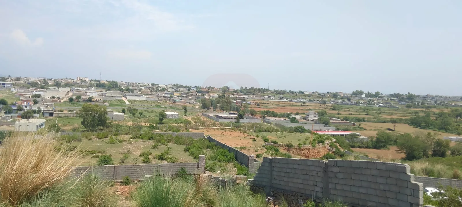 14 kanal mountain top . sector D13 k sath molhika