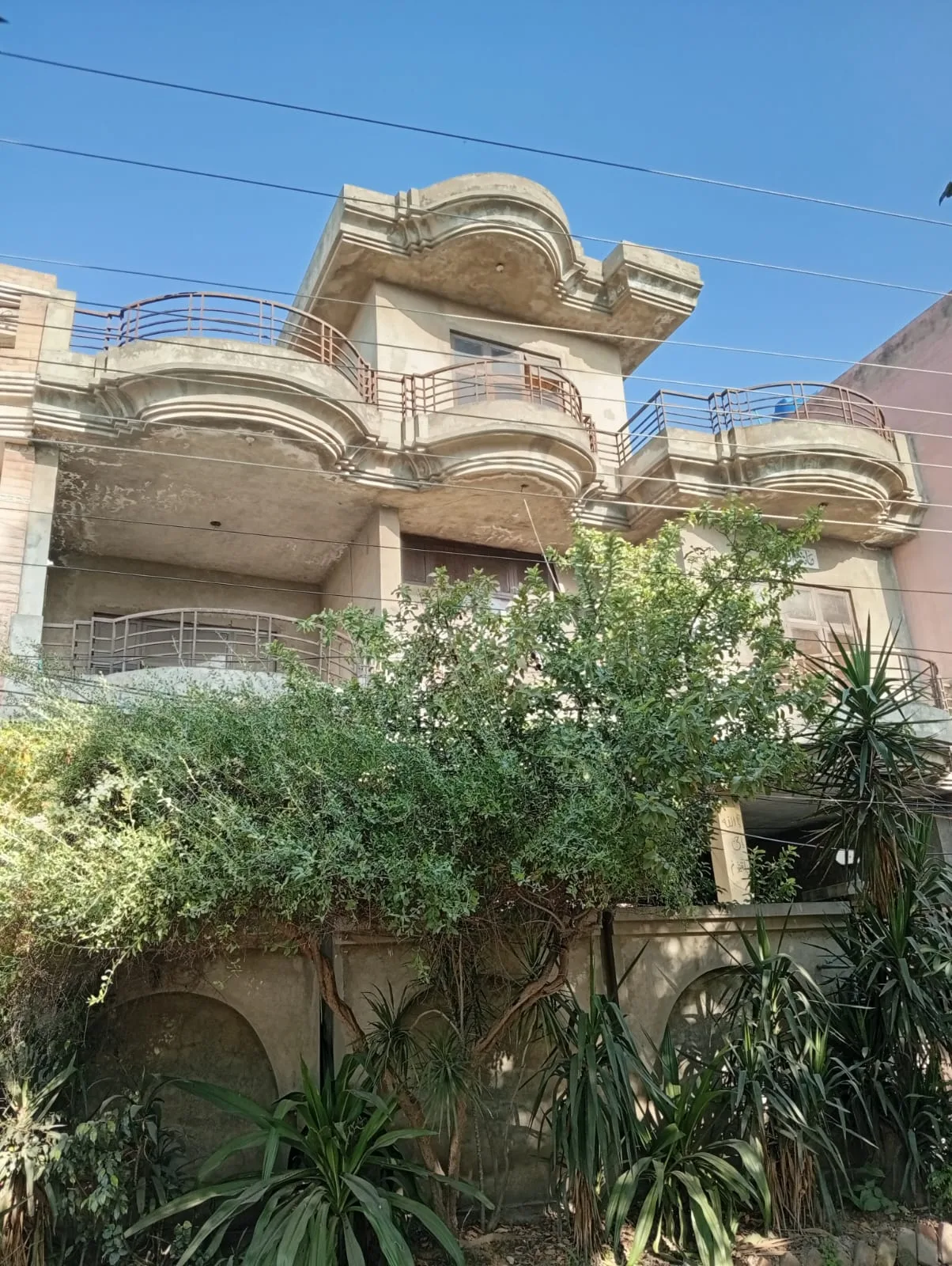 11 Marla Double Storey house for sale in Marghazar Colony off Multan road Lahore