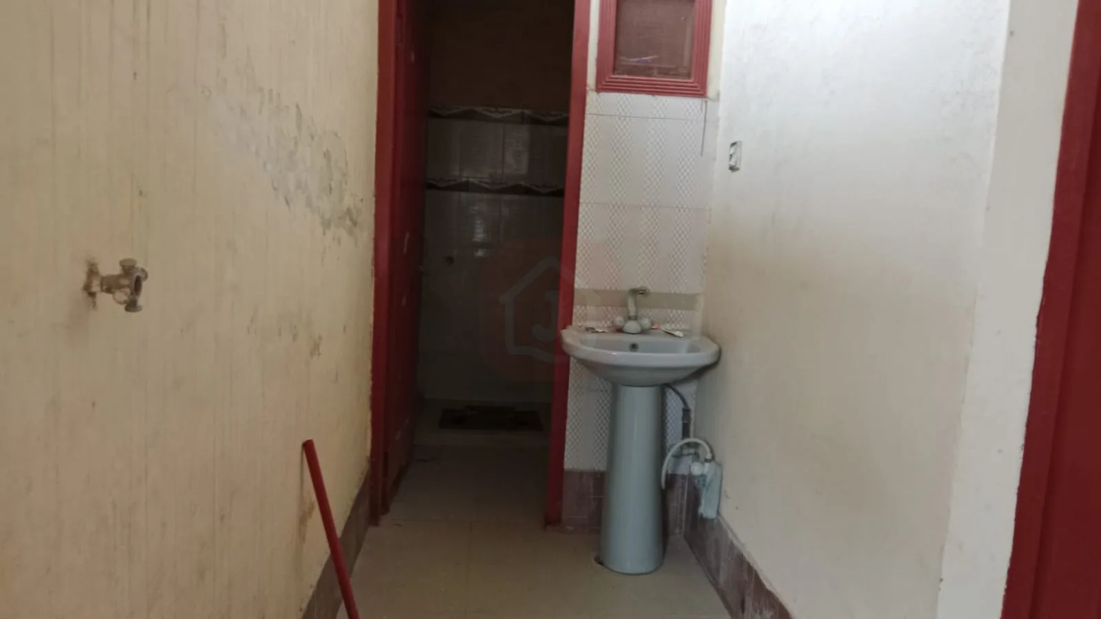 3.8 marla house for sale in excellent condition