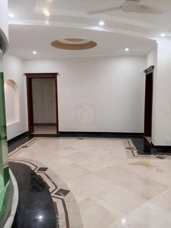 One Kanal Modern Bungalow for Sale in DHA Lahore