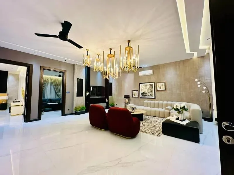 10 Marla Luxury House | Full Basement | Pool | Cinema Hall