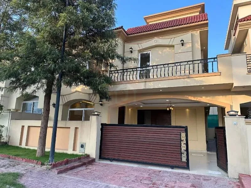 Stunning 10 Marla House Available in Bahria Enclave Islamabad Sector C1