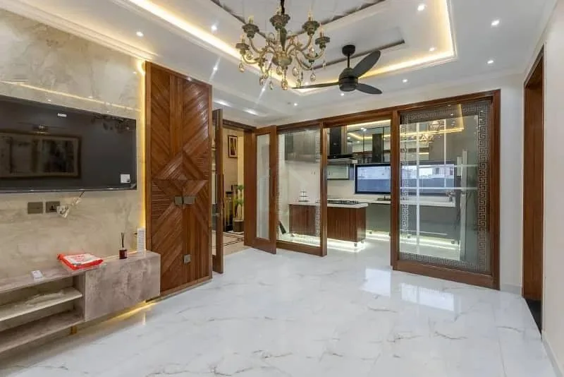 10 Marla House Available Close to Park