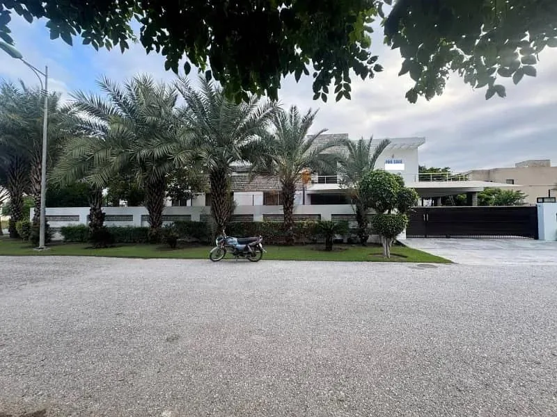 Stunning 1 Kanal Corner Bungalow with Full Basement in DHA Lahore