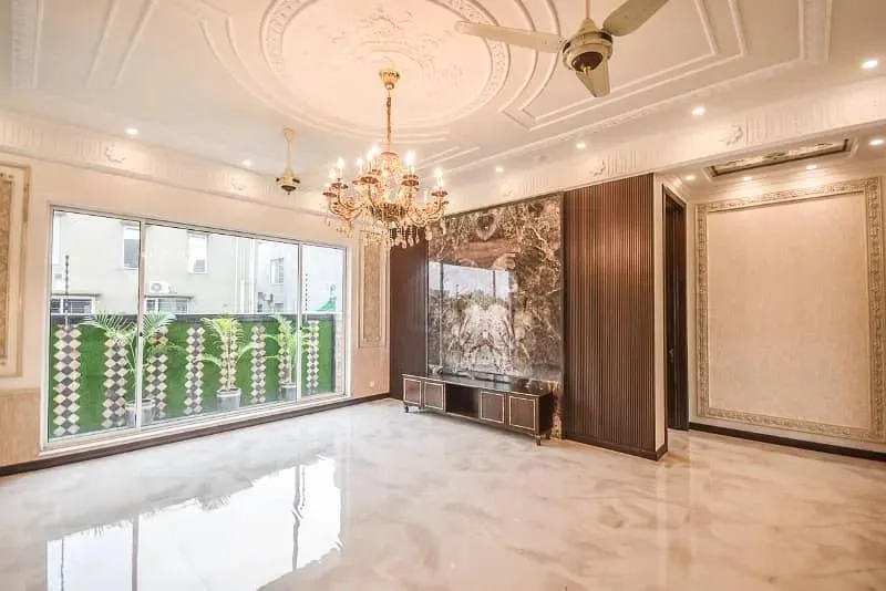 1 Kanal Contemporary Villa Available Near Carrefour in DHA