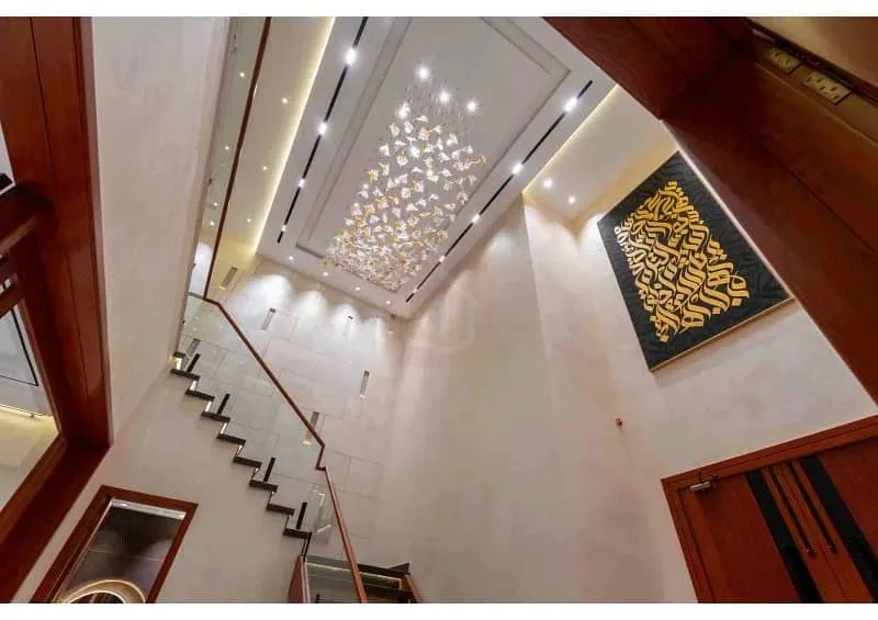 Stunning One Kanal Ultra-Modern Bungalow with Servant Quarters for Sale in DHA Lahore