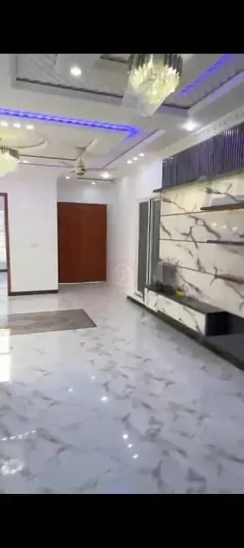 10 Marla House Available for Reservation in Top City 1