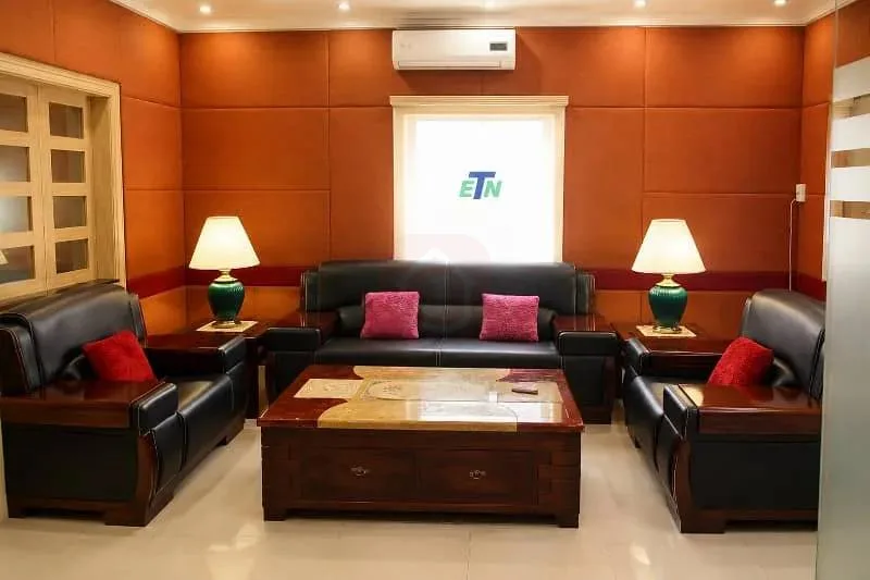 Corner House for Sale: 80X120 in Islamabad F-7