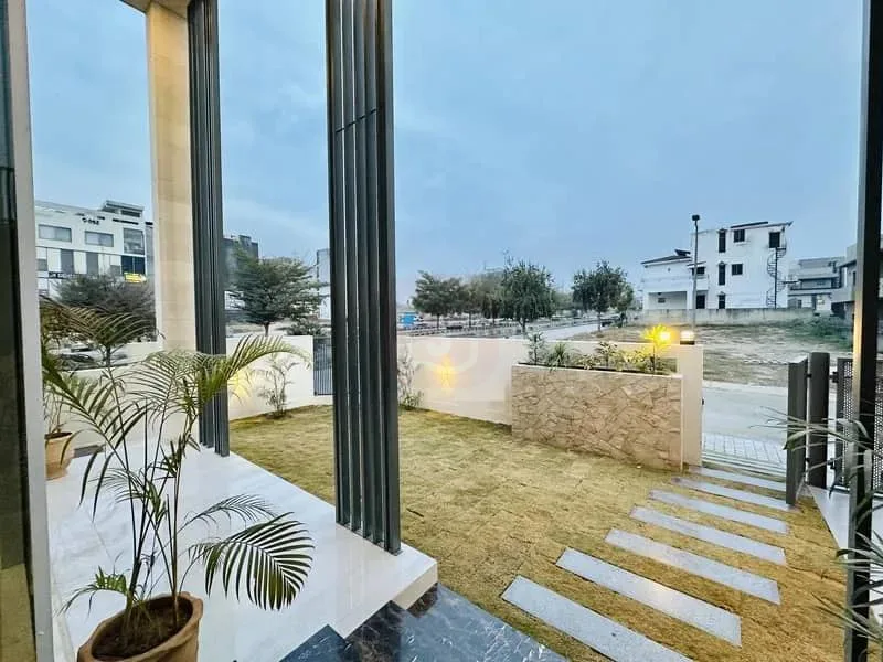 One Kanal Luxurious House with Pool in DHA Phase 2