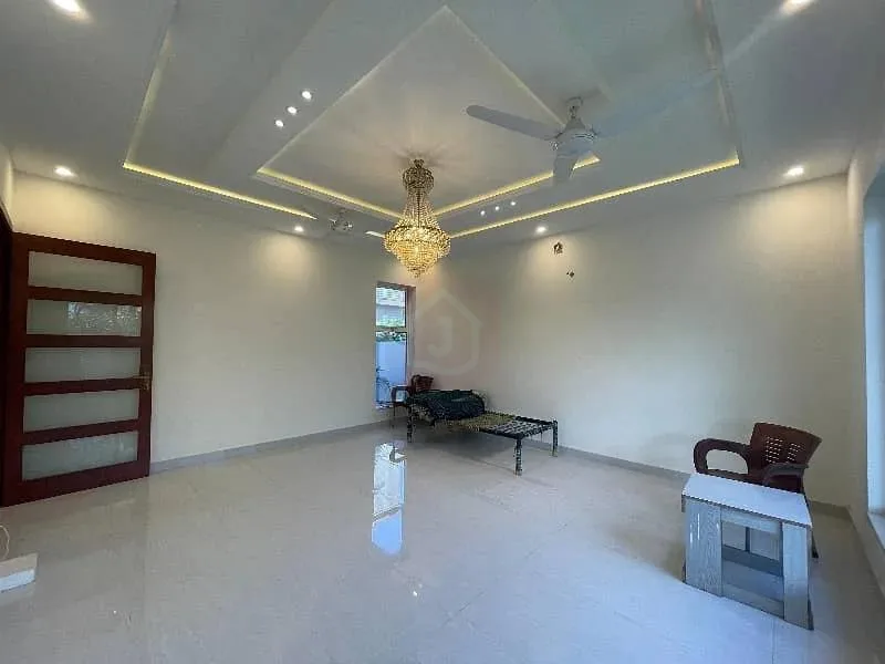 1 Kanal New Double Unit House in Prime Location, South Facing