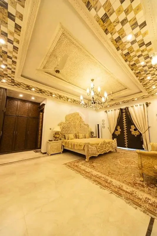 10 Kanal Fully Furnished House Available for Sale in Gulberg Green