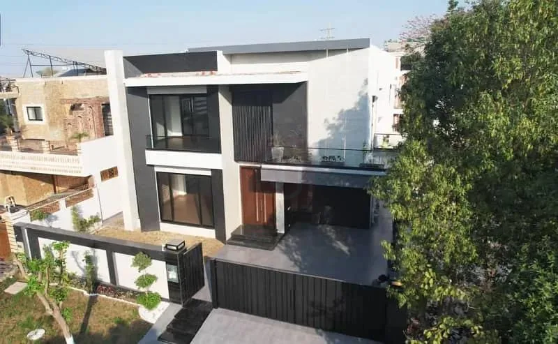 Stylish One Kanal Fully Furnished Bungalow with Two Servant Quarters in DHA Lahore