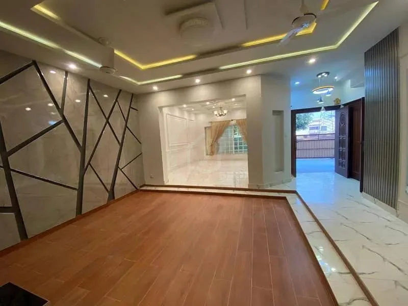 Spacious 4-Bedroom House with Double Kitchen in Bahria Enclave Sector C3