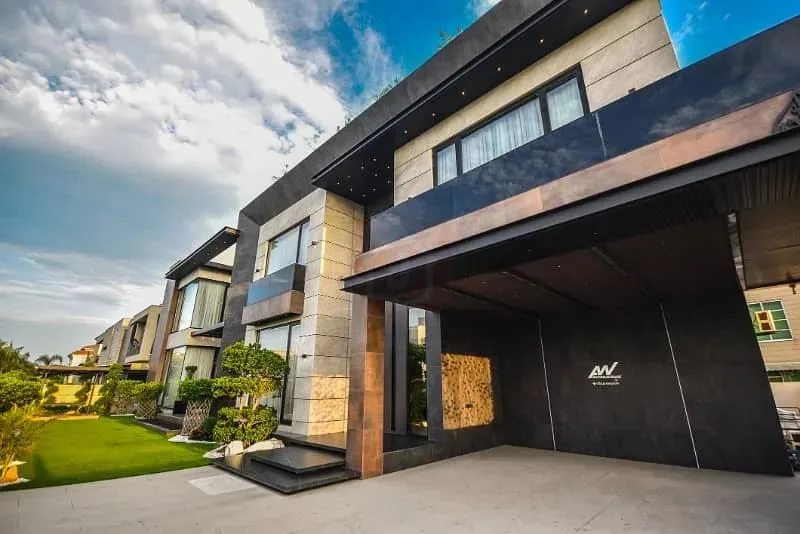 Luxury 2-Kanal Newly Built Home Available in Elite Location Close to Golf