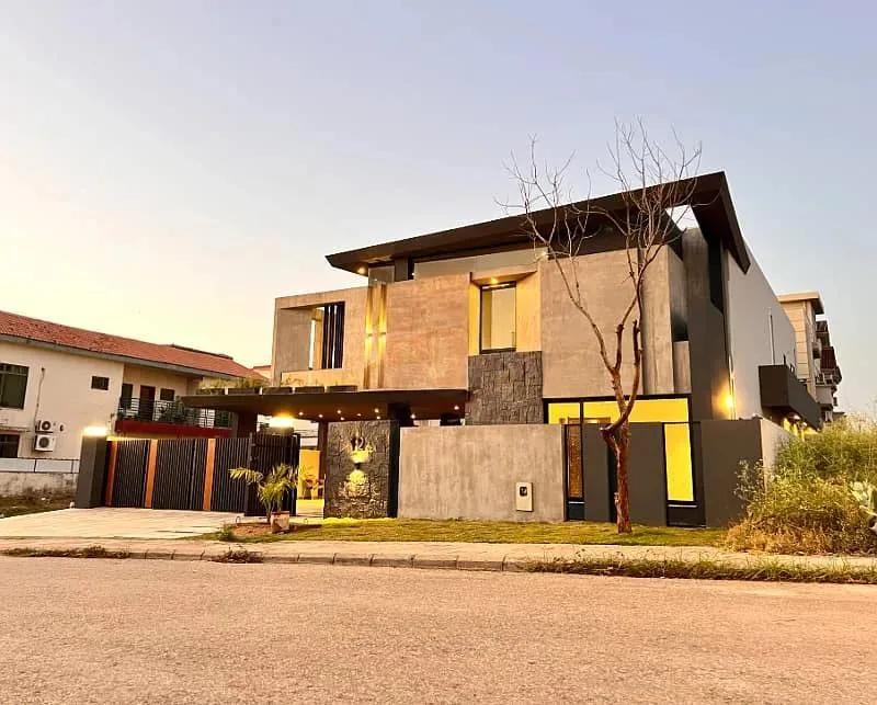 Stunning Modern House Available in DHA Phase 2