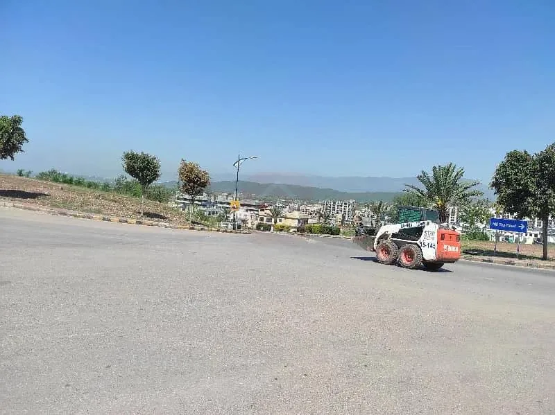 1 Kanal Residential Plot Available in Bahria Enclave, Sector C on Road 5B