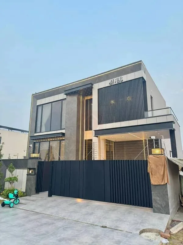 Luxury One Kanal Bungalow with 2 Servant Quarters for Sale in DHA Lahore