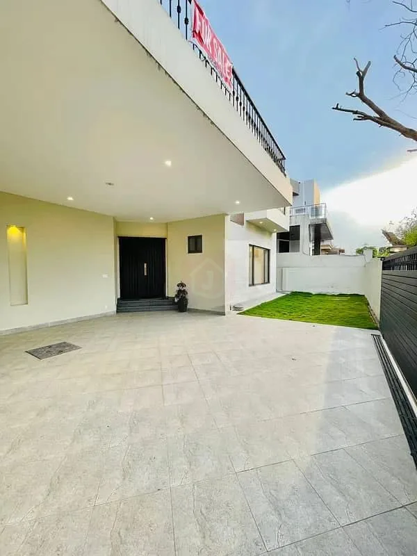 Second-Hand House Available Close to Giga Mall