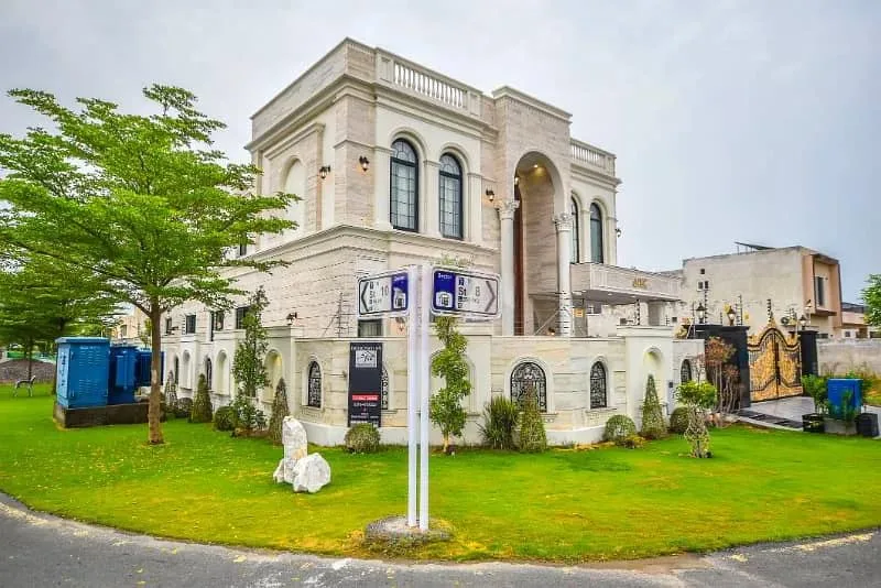Spacious 1 Kanal Corner House with Full Basement Near Raya