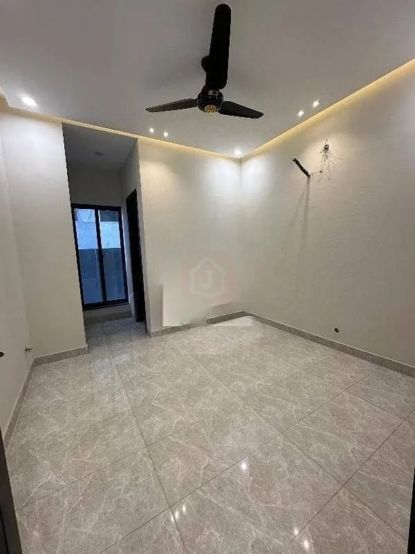 Stunning Corner 5 Marla Home Available for Purchase