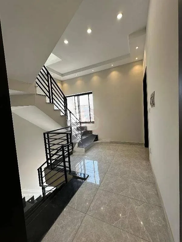 Stunning Corner 5 Marla Home Available for Purchase
