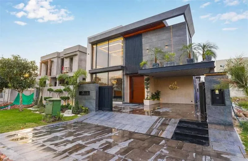 ONE KANAL BRAND NEW DESIGNER BUNGALOW FOR SALE NEAR TO MAIN ROAD