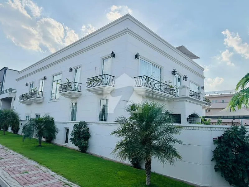 1 Kanal Luxury Villa for Sale in Top City 1 - Act Fast!