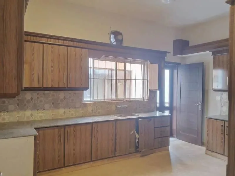 10 Marla House Available for Sale in Top City 1 - Block A
