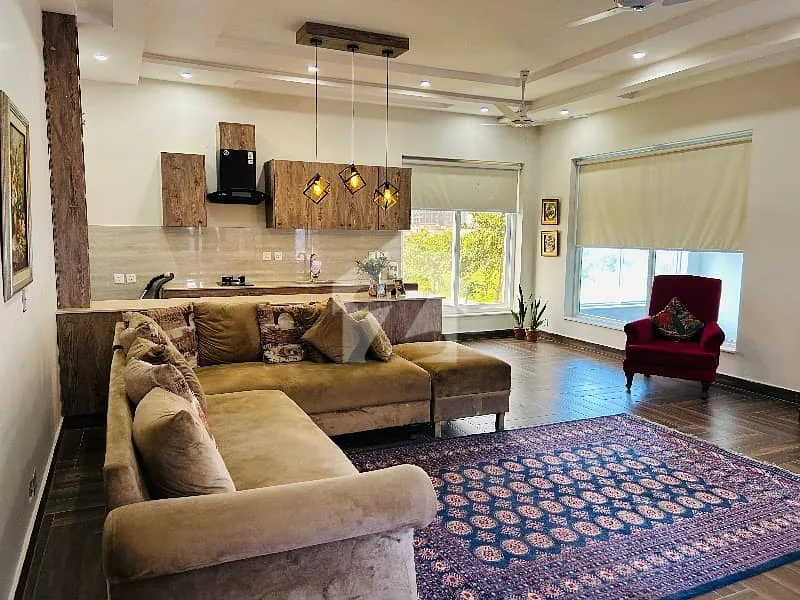 SPACIOUS AMERICAN STYLE HOME AVAILABLE FOR PURCHASE
