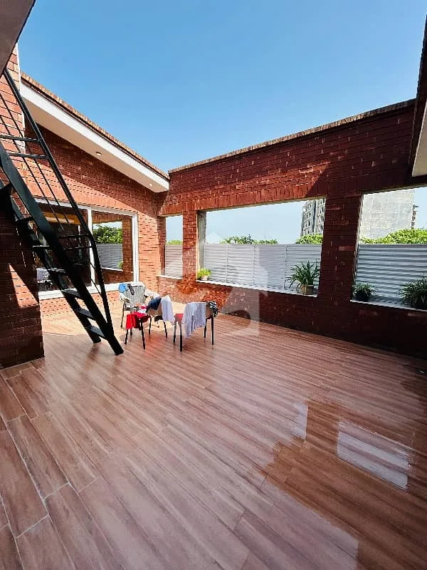 SPACIOUS AMERICAN STYLE HOME AVAILABLE FOR PURCHASE