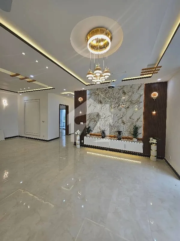 10 Marla House Available for Sale in Top City 1 - Block A