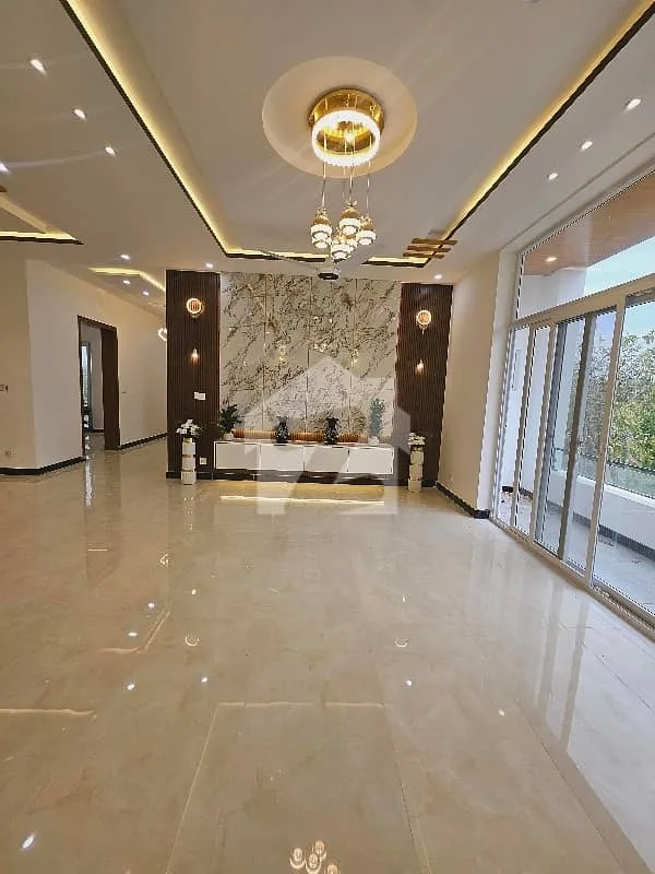 10 Marla House Available for Sale in Top City 1 - Block A