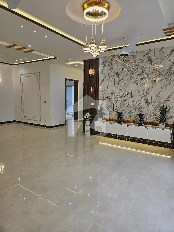 10 Marla House Available for Sale in Top City 1 - Block A