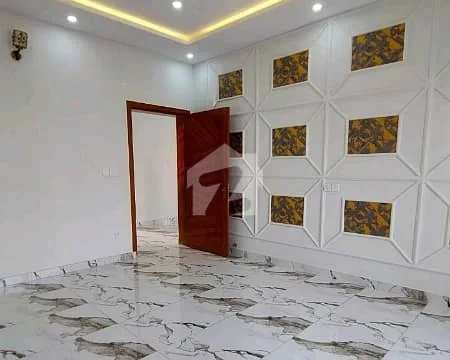 Ideal Investment Opportunity: House for Sale in Top City 1