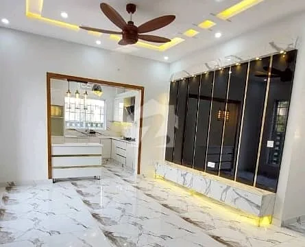 Ideal Investment Opportunity: House for Sale in Top City 1