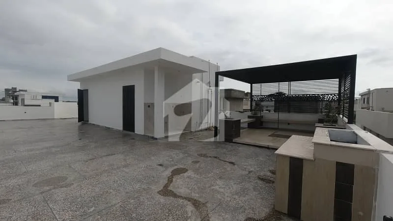 10 Marla Home Available in Top City 1