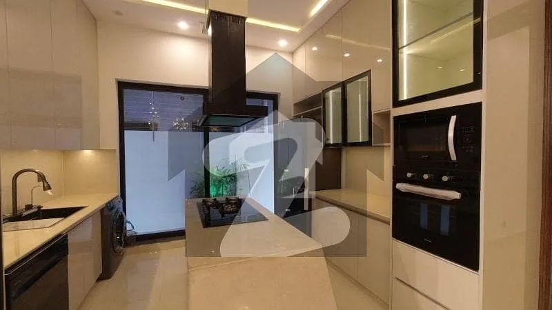 10 Marla Home Available in Top City 1