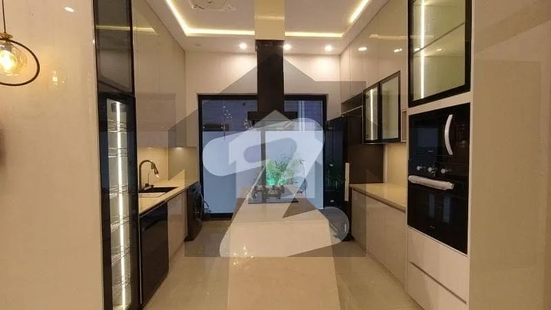 10 Marla Home Available in Top City 1