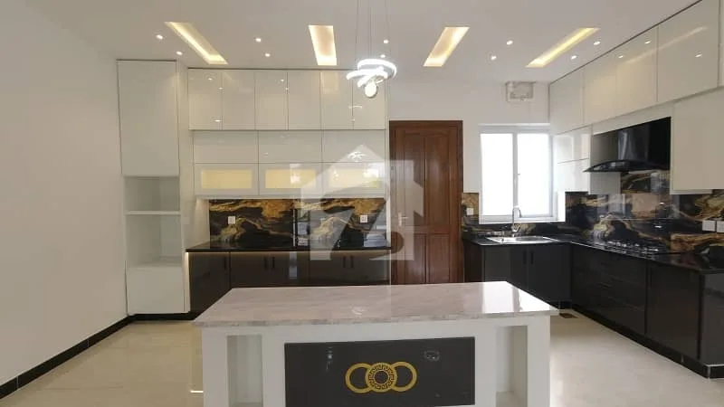 Prime Investment Opportunity in Top City 1