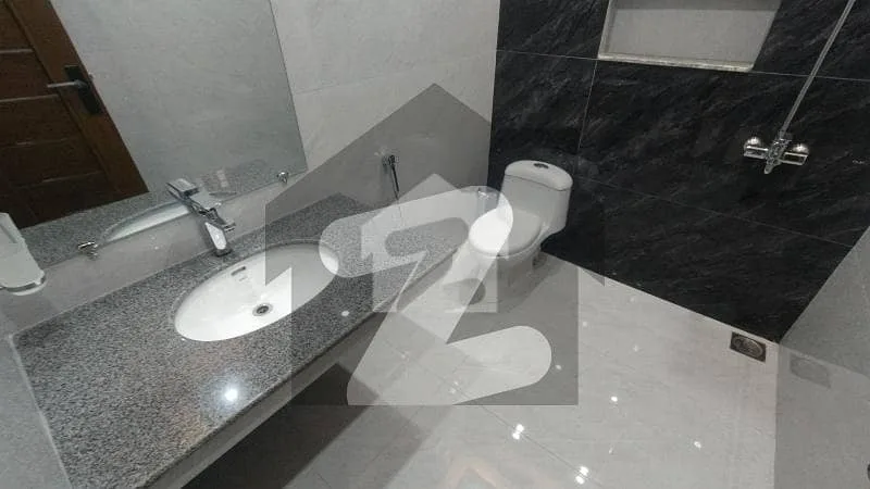 10 Marla House Available for PKR 54,500,000