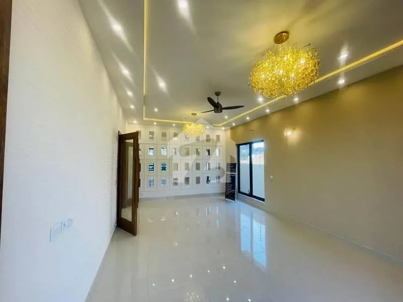10 Marla Home for Sale in Prime Location Close to Mosque, Park & Market