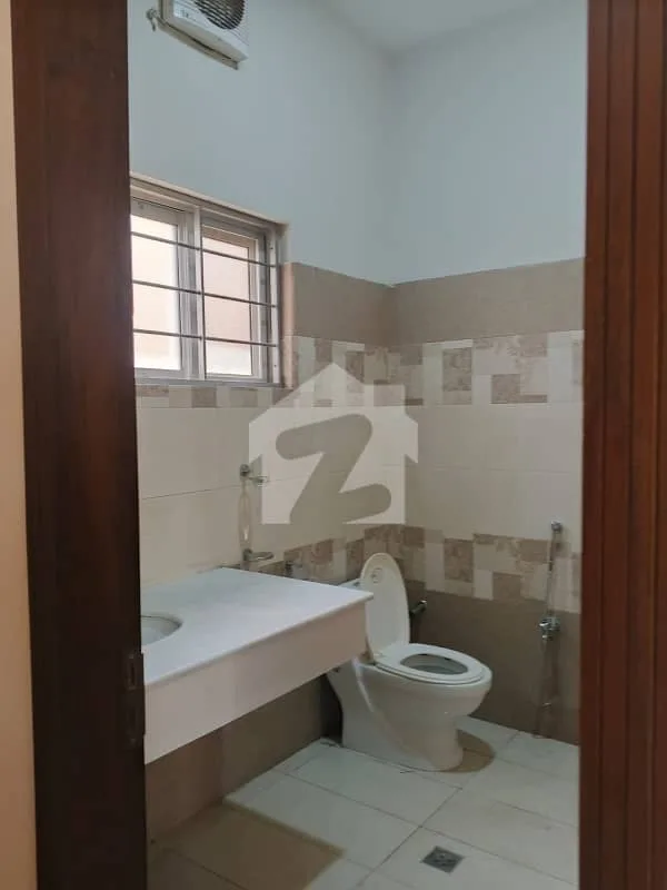 10 Marla House Available for Sale in Top City 1 - Block A