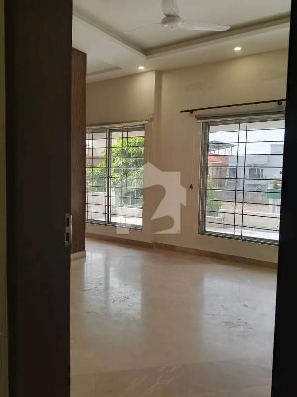 10 Marla House Available for Sale in Top City 1 - Block A