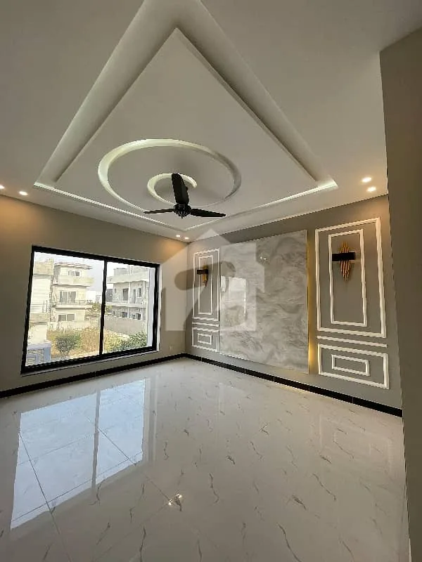 Stunning New Home in A Block, Top City 1