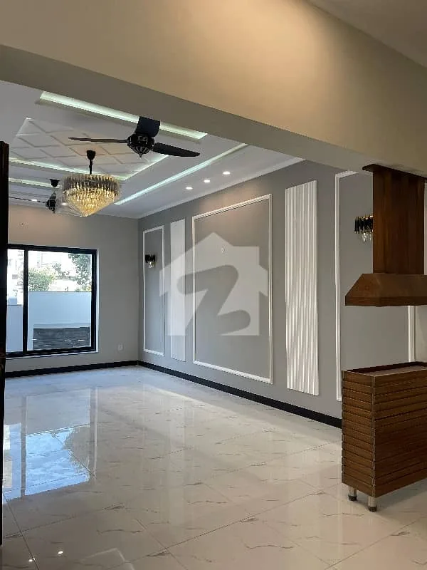 Stunning New Home in A Block, Top City 1